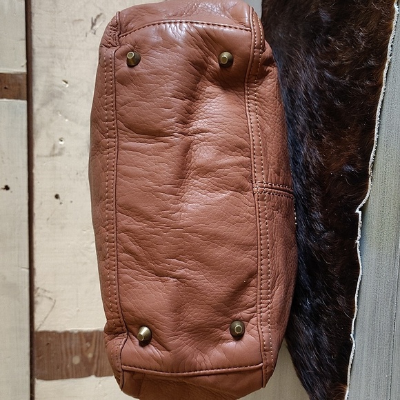 Montana West PU faux leather brown hobo bag with extra zip pouch  zip top - Picture 6 of 7